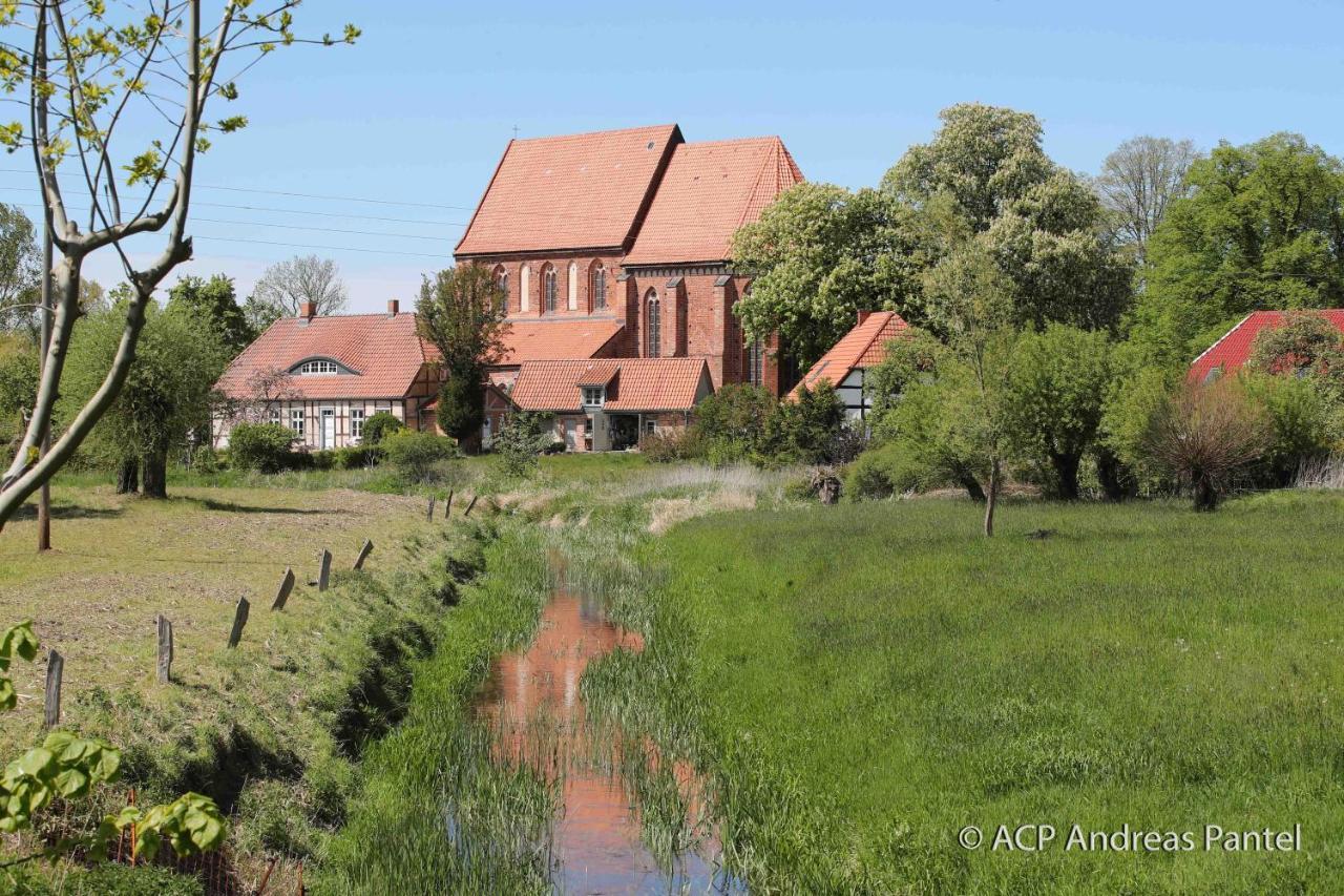 Luxus-Ferienhaus Auf Reiterhof Art.Quartier Velgast エクステリア 写真